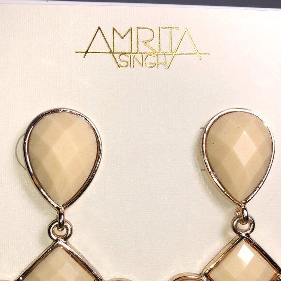 Amrita Ivory & Gold Chandelier Earrings - Picture 3 of 5